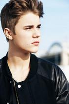 Justin Bieber : justin-bieber-1342787582.jpg