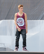 Justin Bieber : justin-bieber-1350465626.jpg