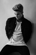 Justin Bieber : justin-bieber-1443263401.jpg
