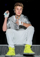 Justin Bieber : justin-bieber-1620769549.jpg