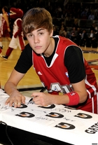 Justin Bieber : justinbieber_1300813064.jpg