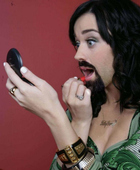 Katy Perry : katy-perry-1385099641.jpg