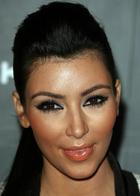 Kim Kardashian : kim-kardashian-1325812036.jpg