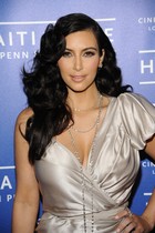 Kim Kardashian : kim-kardashian-1334686736.jpg