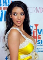 Kim Kardashian : kimkardashian_1256778759.jpg