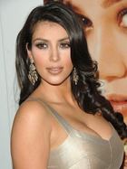 Kim Kardashian : kimkardashian_1256778807.jpg