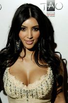 Kim Kardashian : kimkardashian_1256778925.jpg