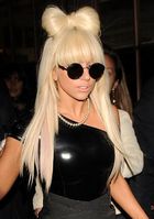 Lady Gaga : ladygaga_1259221845.jpg