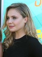 Leah Pipes : leahpipes_1273346658.jpg