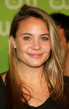 Leah Pipes : leahpipes_1301075635.jpg