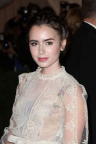 Lily Collins : lily-collins-1378399565.jpg