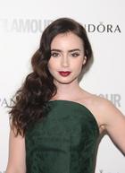 Lily Collins : lily-collins-1382130576.jpg