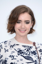 Lily Collins : lily-collins-1404921655.jpg