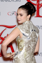 Lily Collins : lily-collins-1409495133.jpg