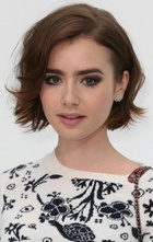 Lily Collins : lily-collins-1422381384.jpg