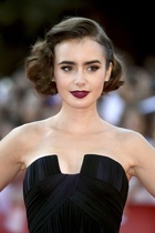 Lily Collins : lily-collins-1427050991.jpg