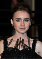 Lily Collins : lilycollins_1289672979.jpg