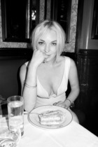Lindsay Lohan : lindsay-lohan-1317924474.jpg