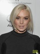 Lindsay Lohan "doing it well" on probation