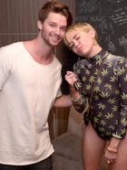 Miley Cyrus : TI4U1418940235.jpg