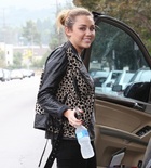 Miley Cyrus : miley-cyrus-1316357477.jpg