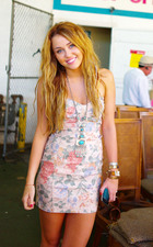 Miley Cyrus : miley-cyrus-1320169569.jpg