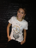 Miley Cyrus : miley-cyrus-1322505077.jpg