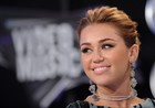 Miley Cyrus : miley-cyrus-1323213900.jpg