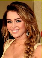 Miley Cyrus : miley-cyrus-1323692442.jpg