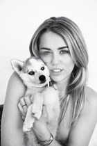 Miley Cyrus : miley-cyrus-1328937107.jpg