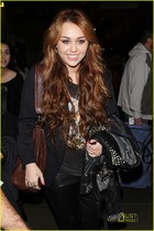 Miley Cyrus : miley-cyrus-1332113684.jpg