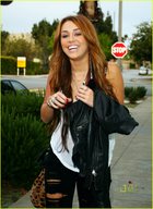 Miley Cyrus : miley-cyrus-1333212139.jpg