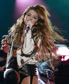 Miley Cyrus : miley-cyrus-1334882459.jpg