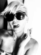 Miley Cyrus : miley-cyrus-1348238831.jpg