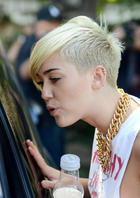 Miley Cyrus : miley-cyrus-1348674259.jpg