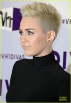 Miley Cyrus : miley-cyrus-1357245025.jpg
