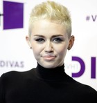 Miley Cyrus : miley-cyrus-1357245043.jpg