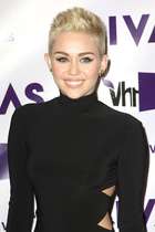 Miley Cyrus : miley-cyrus-1357245442.jpg