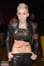 Miley Cyrus : miley-cyrus-1357245512.jpg