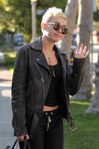 Miley Cyrus : miley-cyrus-1359650021.jpg