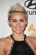 Miley Cyrus : miley-cyrus-1360744706.jpg