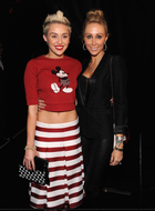 Miley Cyrus : miley-cyrus-1360966849.jpg