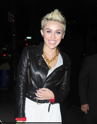 Miley Cyrus : miley-cyrus-1360974936.jpg