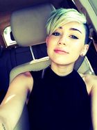 Miley Cyrus : miley-cyrus-1362089375.jpg