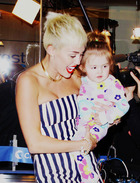 Miley Cyrus : miley-cyrus-1364058914.jpg