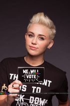 Miley Cyrus : miley-cyrus-1364862796.jpg