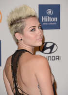 Miley Cyrus : miley-cyrus-1365607199.jpg