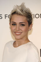 Miley Cyrus : miley-cyrus-1365607222.jpg