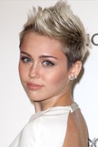 Miley Cyrus : miley-cyrus-1365607287.jpg