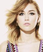 Miley Cyrus : miley-cyrus-1365643581.jpg